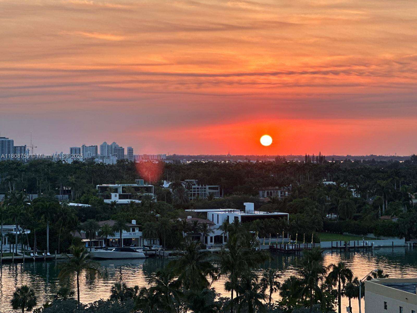 Mar Del Plata Condos for Sale & Rent | Picture 1