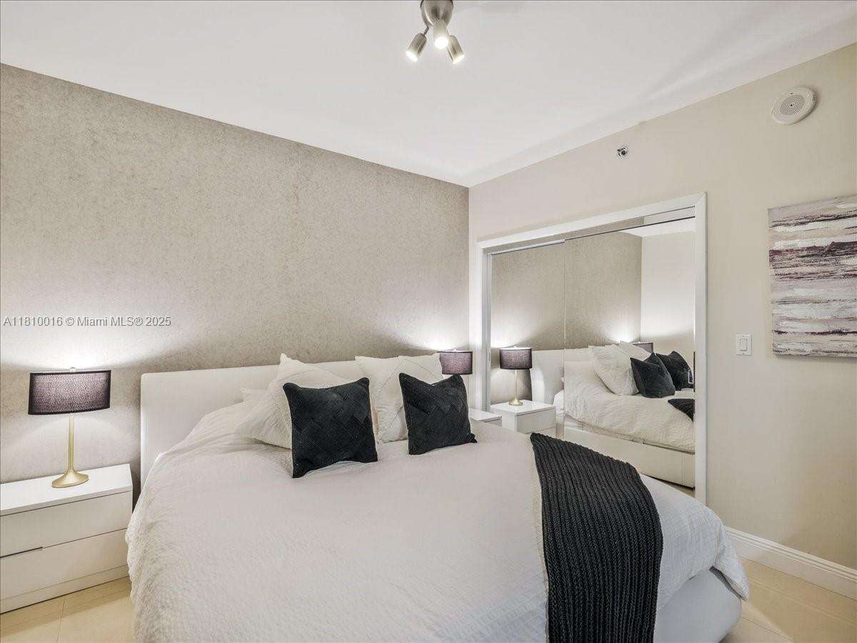 The Beach Club Two at 1830 Ocean Dr, Hallandale Beach, FL 33009 - For Sale photo 15
