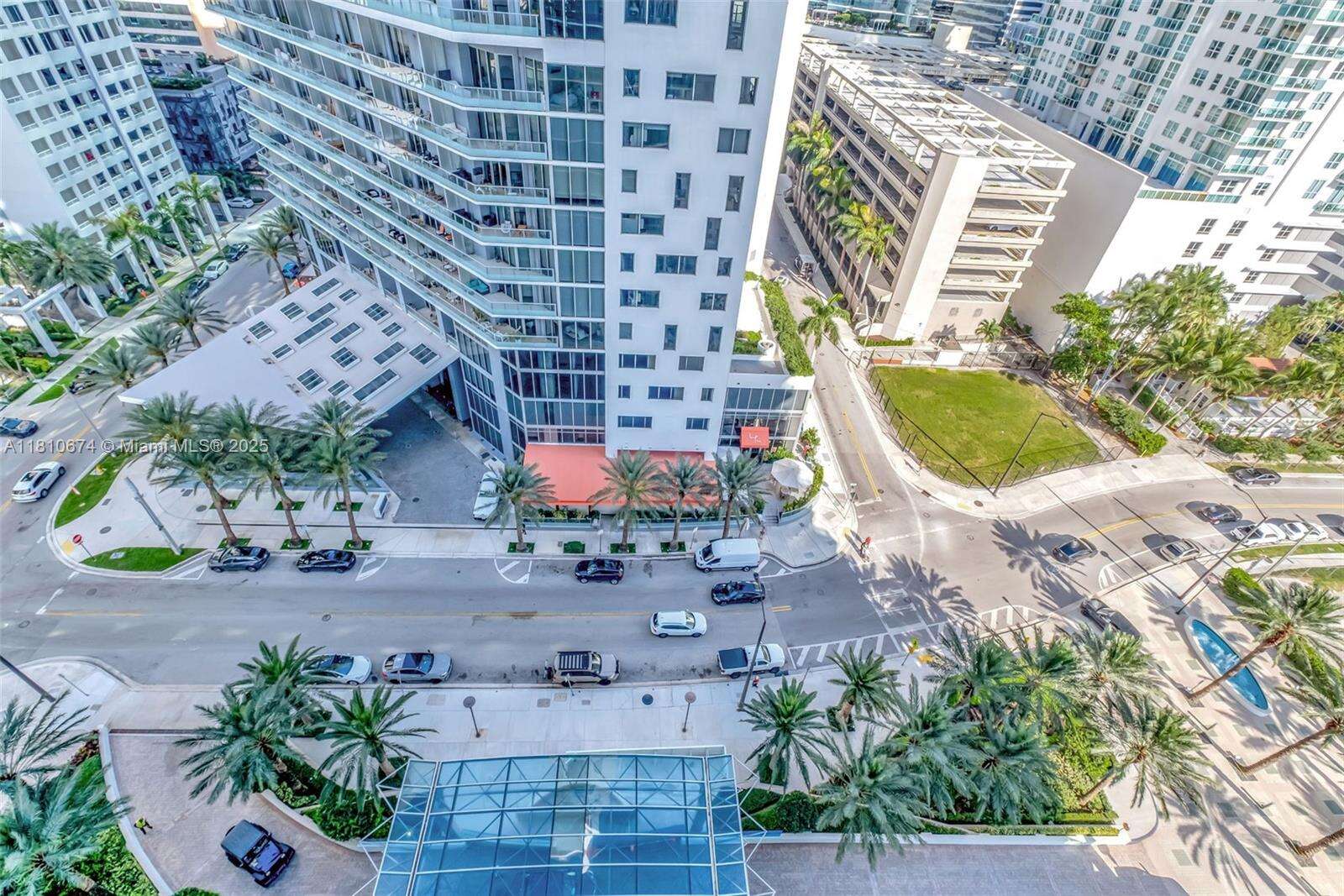 Jade At Brickell Bay at 1331 Brickell Bay Dr, Miami, FL 33131 - For Sale photo 15