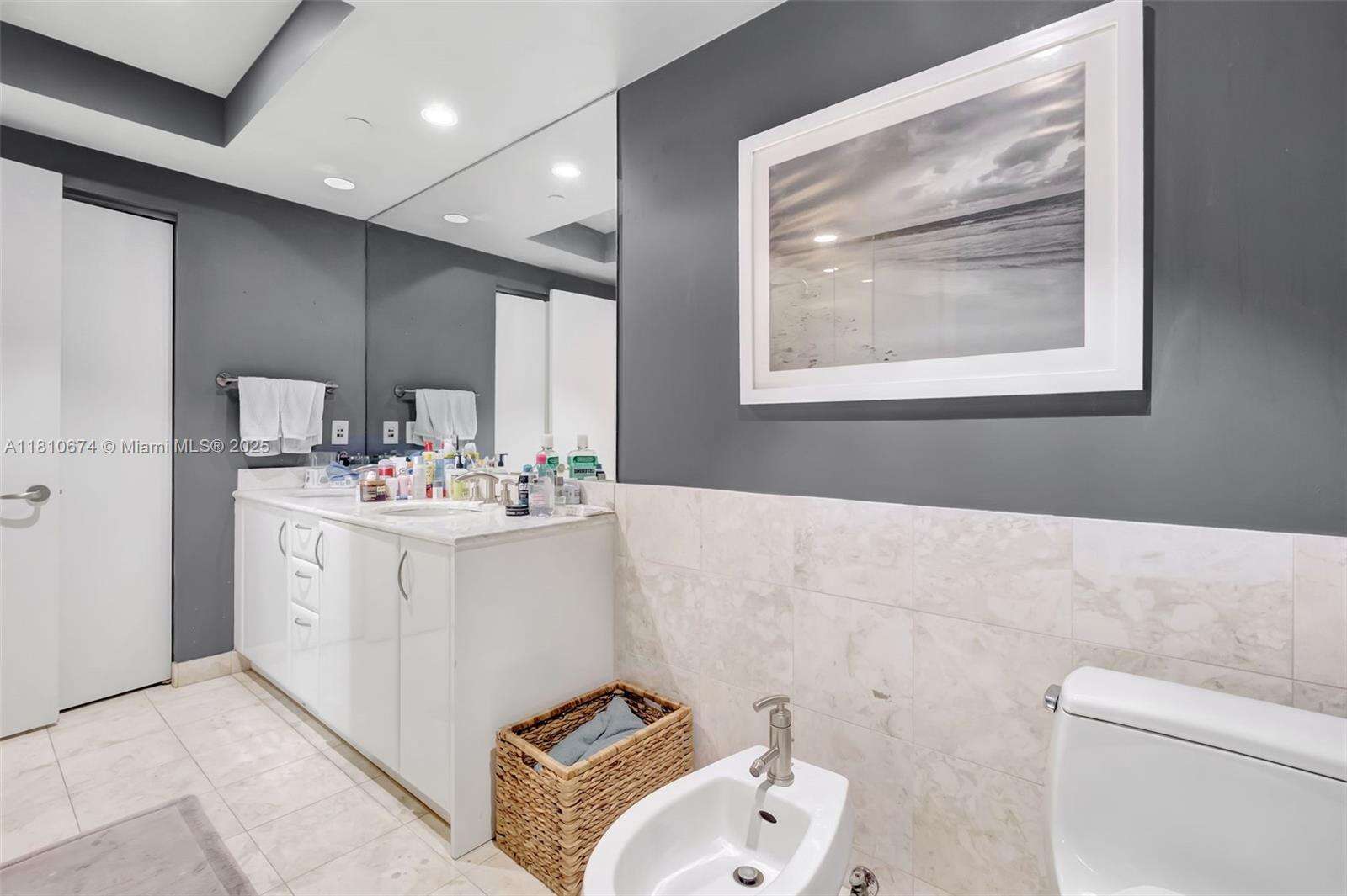 Jade At Brickell Bay at 1331 Brickell Bay Dr, Miami, FL 33131 - For Sale photo 7