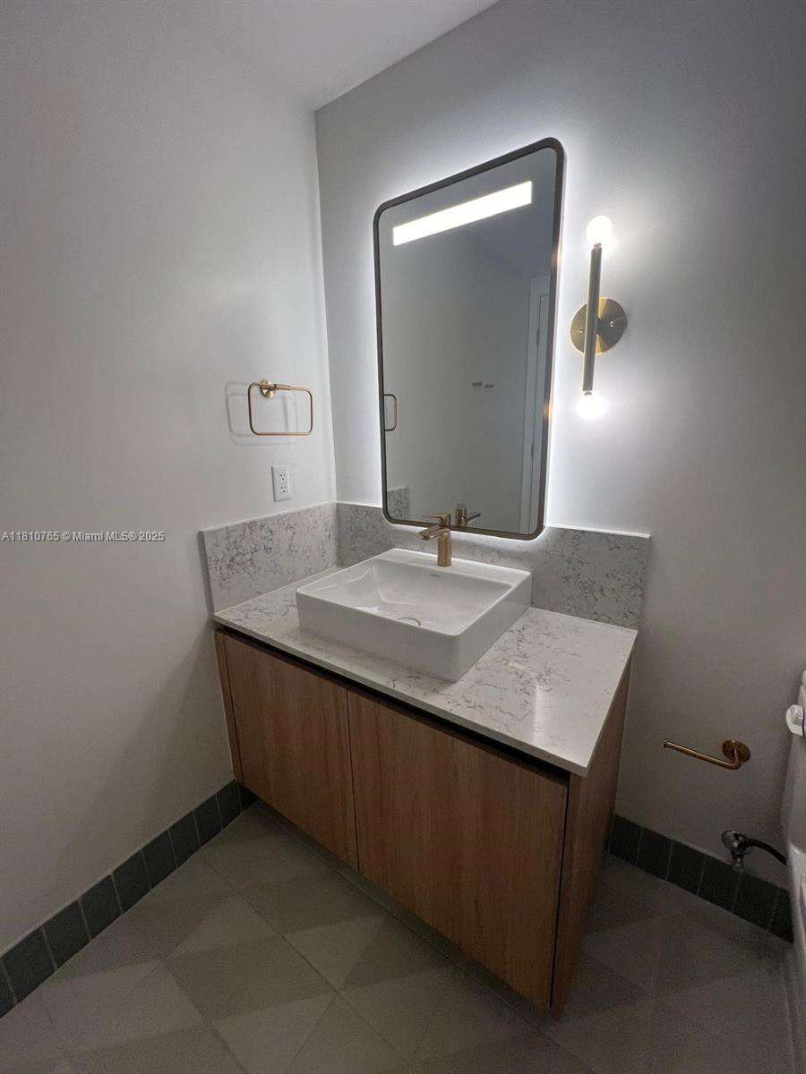 Natiivo | Gale Miami at 159 NE 6 St, Miami, FL 33132 - For Sale photo 20