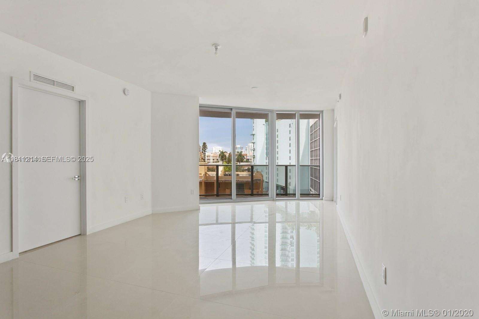 Aria On The Bay at 488 18 St, Miami, FL 33132 - For Sale photo 2