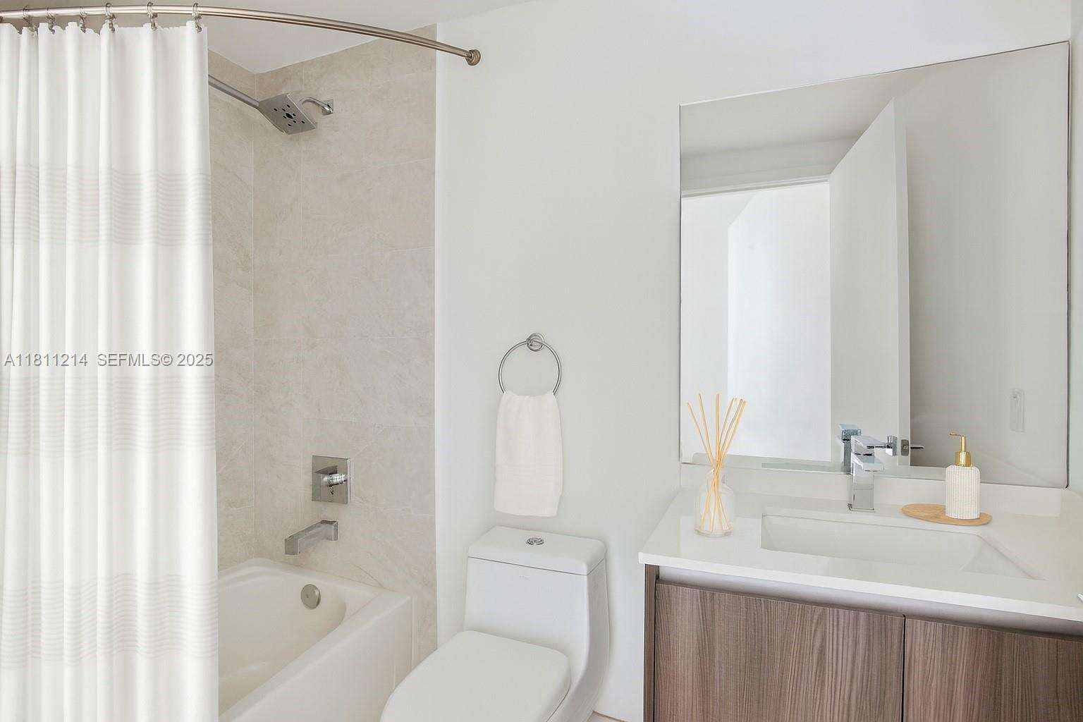 Aria On The Bay at 488 18 St, Miami, FL 33132 - For Sale photo 13