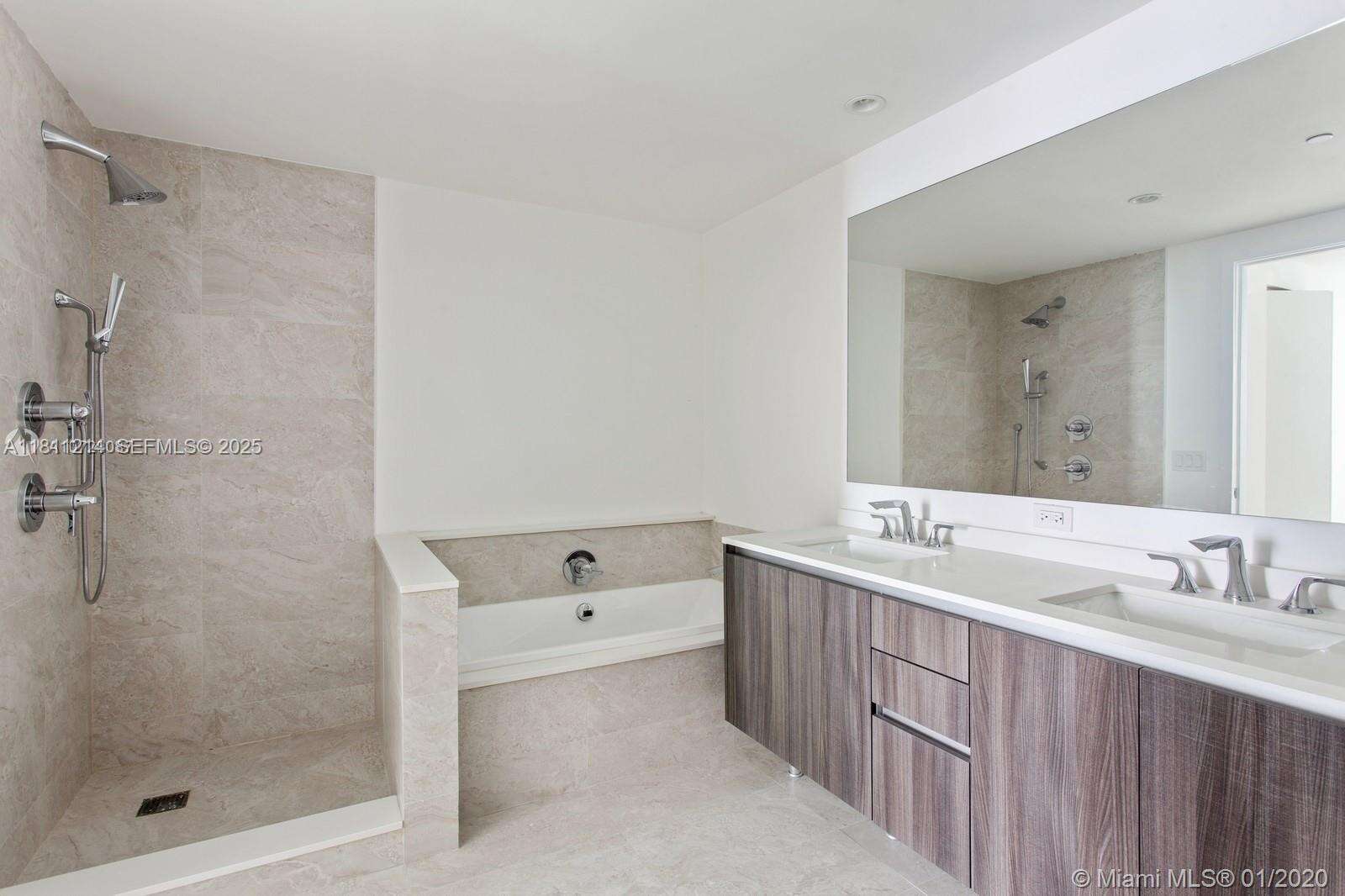 Aria On The Bay at 488 18 St, Miami, FL 33132 - For Sale photo 10