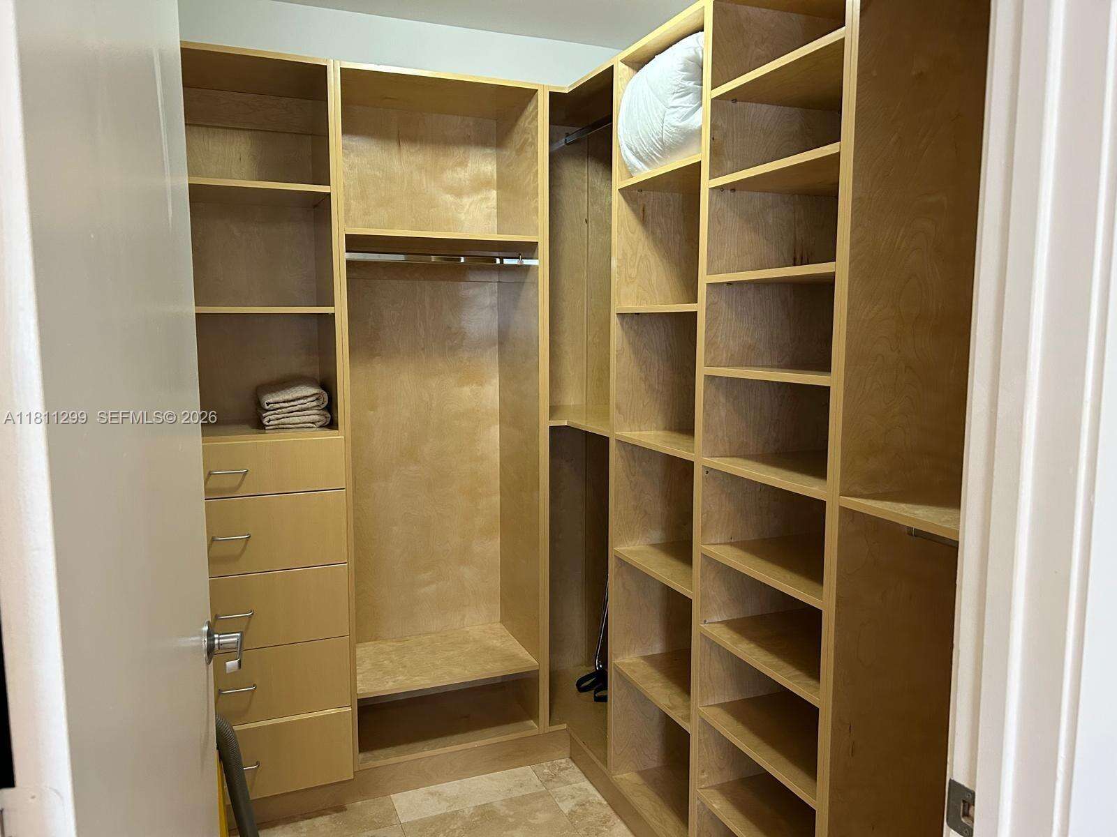 1060 Brickell at 1050 Brickell Ave, Miami, FL 33131 - For Sale photo 8