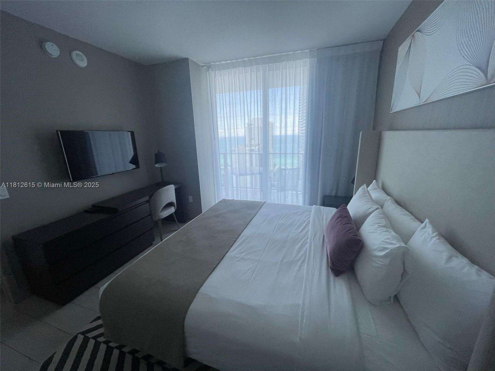 Hyde Beach House at 4010 Ocean Dr, Hollywood, FL 33019 - For Sale photo 8