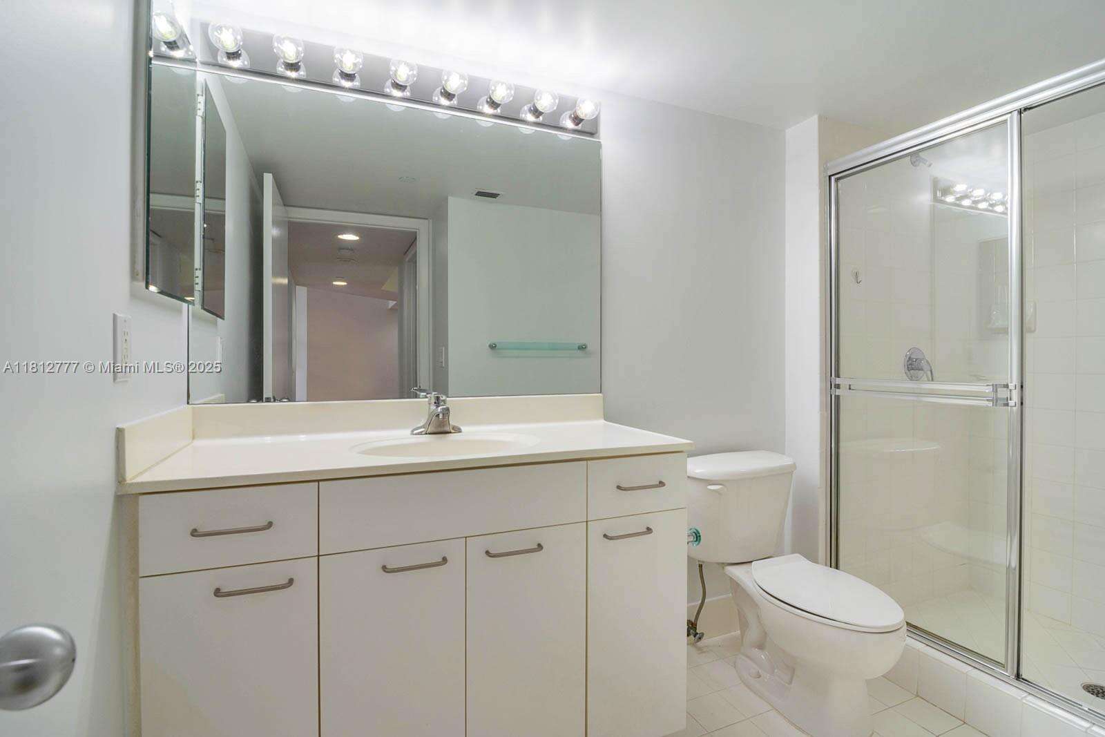 South Tower At The Point at 21055 Yacht Club Dr, Aventura, FL 33180 - For Sale photo 24