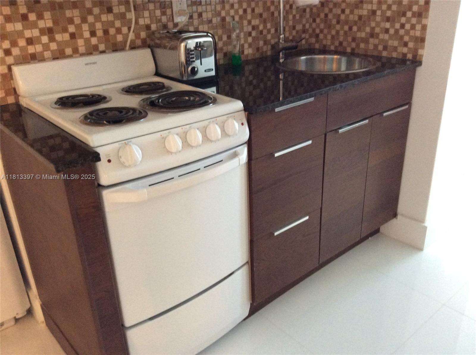 Decoplage at 100 Lincoln Rd, Miami Beach, FL 33139 - For Sale photo 12