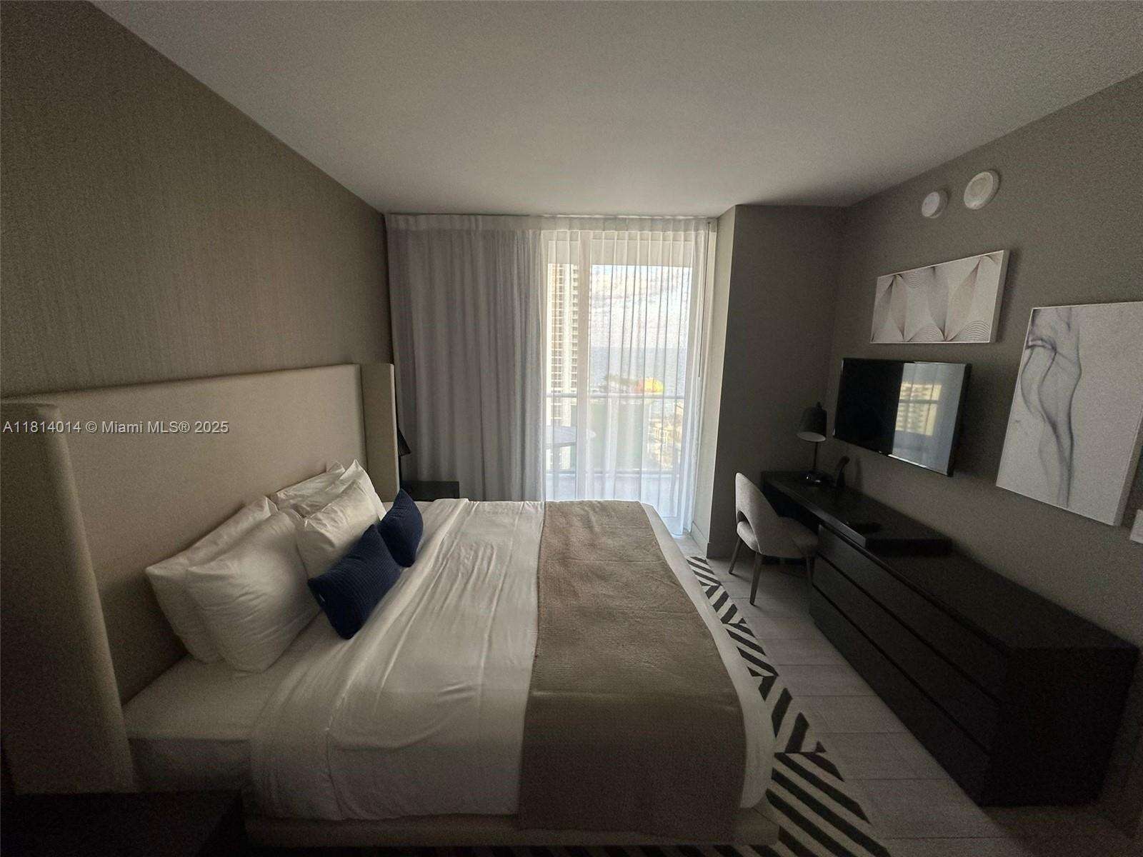 Hyde Beach House at 4010 Ocean Dr, Hollywood, FL 33019 - For Sale photo 7