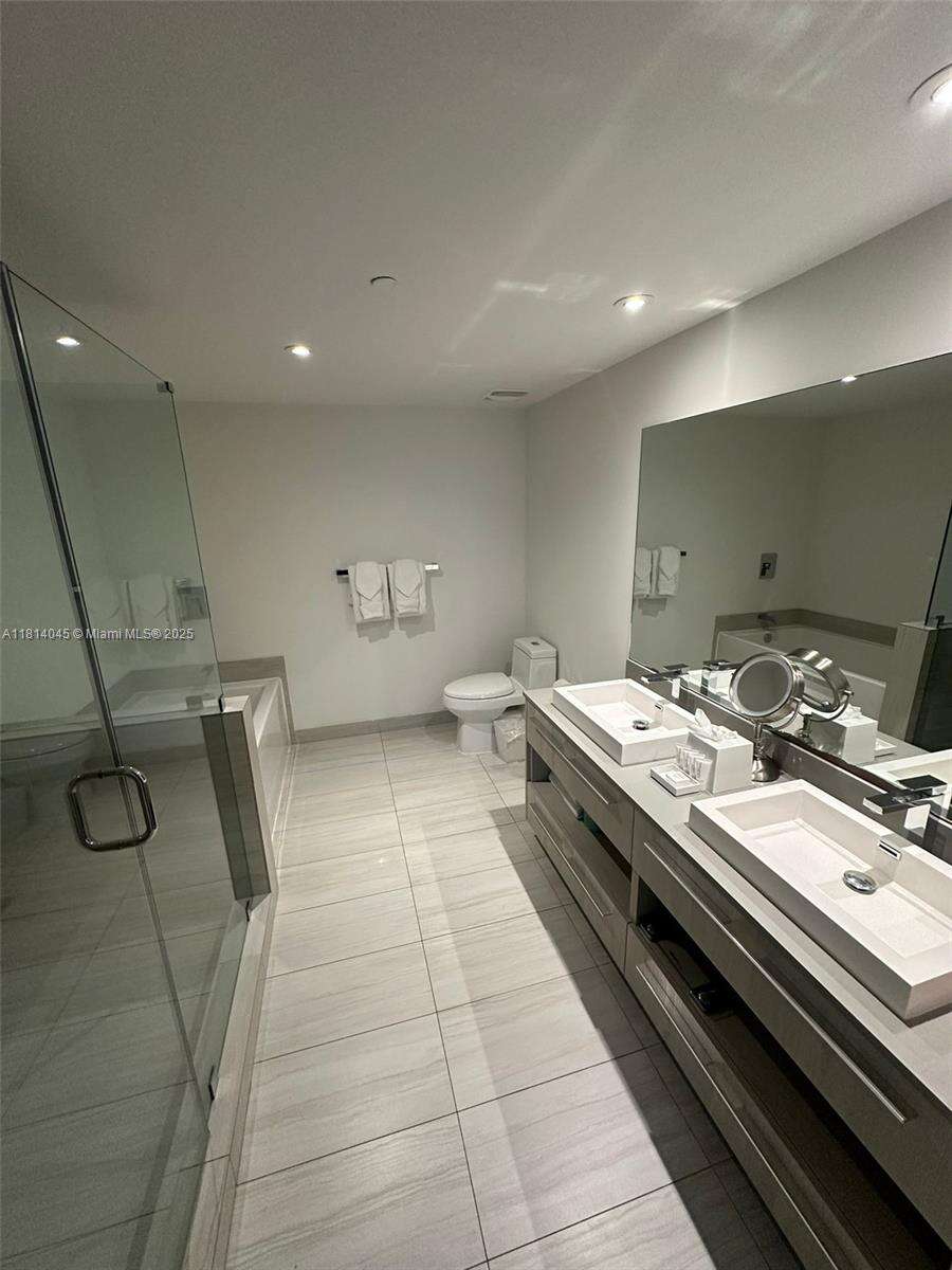 Hyde Beach House at 4010 Ocean Dr, Hollywood, FL 33019 - For Sale photo 9