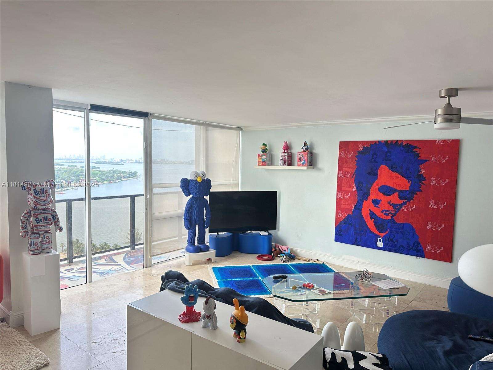 Charter Club Condos for Sale & Rent | Picture 1