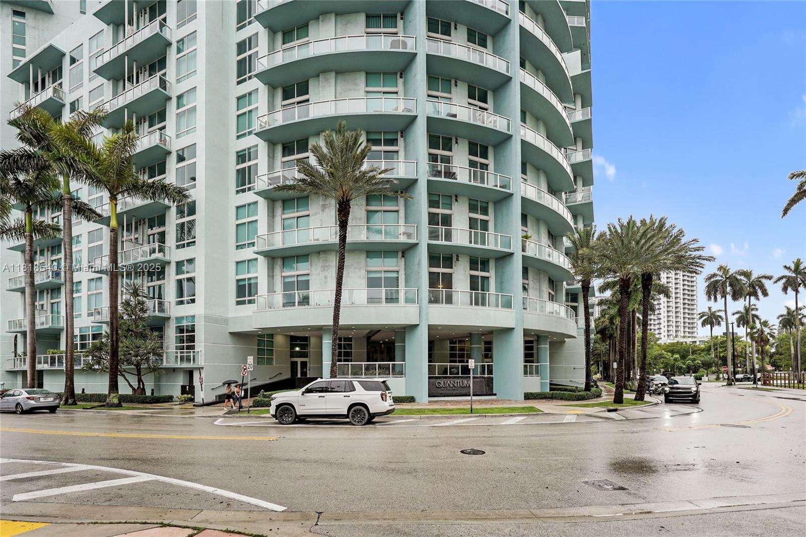 Quantum On The Bay at 1900 Bayshore Dr, Miami, FL 33132 - For Sale photo 3