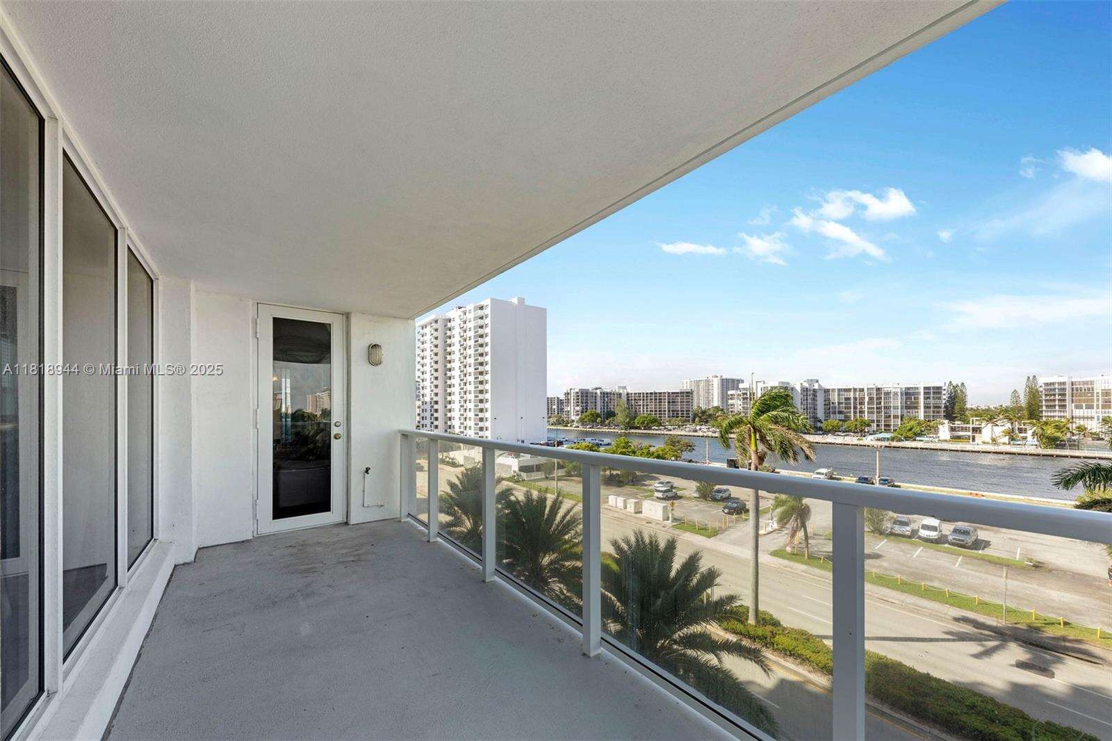 Aquarius at 2751 Ocean Dr, Hollywood, FL 33019 - For Sale photo 17
