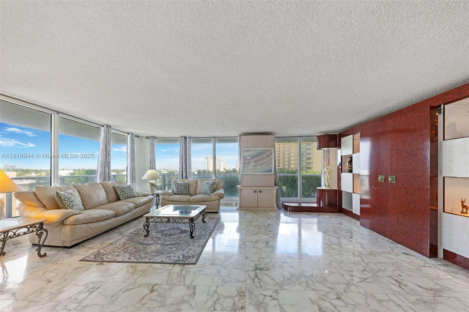 Aquarius at 2751 Ocean Dr, Hollywood, FL 33019 - For Sale photo 3