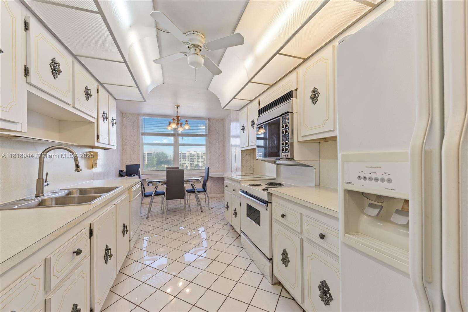 Aquarius at 2751 Ocean Dr, Hollywood, FL 33019 - For Sale photo 10