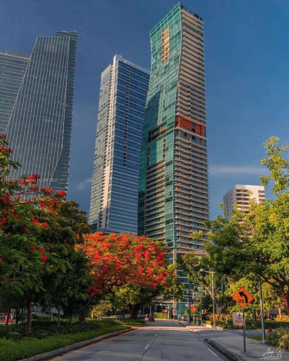 Echo Brickell at 1451 Brickell Ave, Miami, FL 33131 - For Sale photo 2