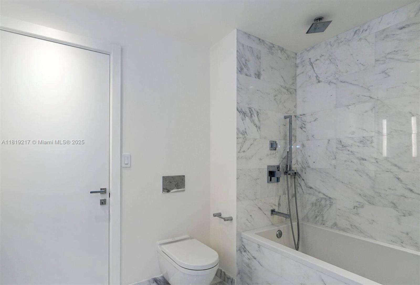 Echo Brickell at 1451 Brickell Ave, Miami, FL 33131 - For Sale photo 13