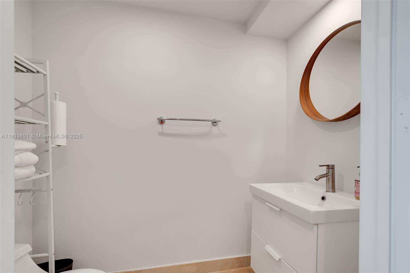 Three Tequesta Point at 848 Brickell Key Dr, Miami, FL 33131 - For Sale photo 6