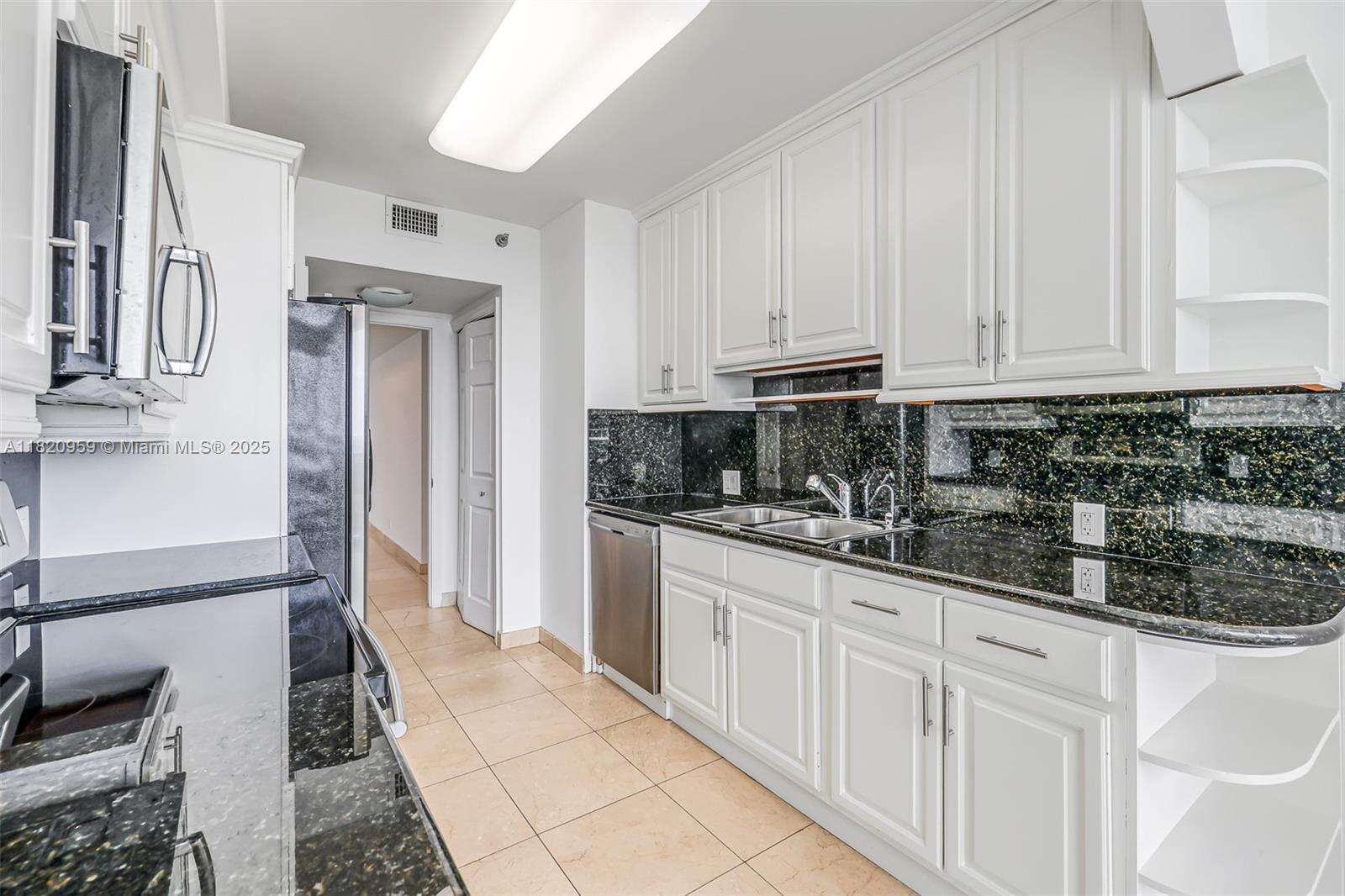 Hamptons West at 20281 Country Club Dr, Aventura, FL 33180 - For Sale photo 14