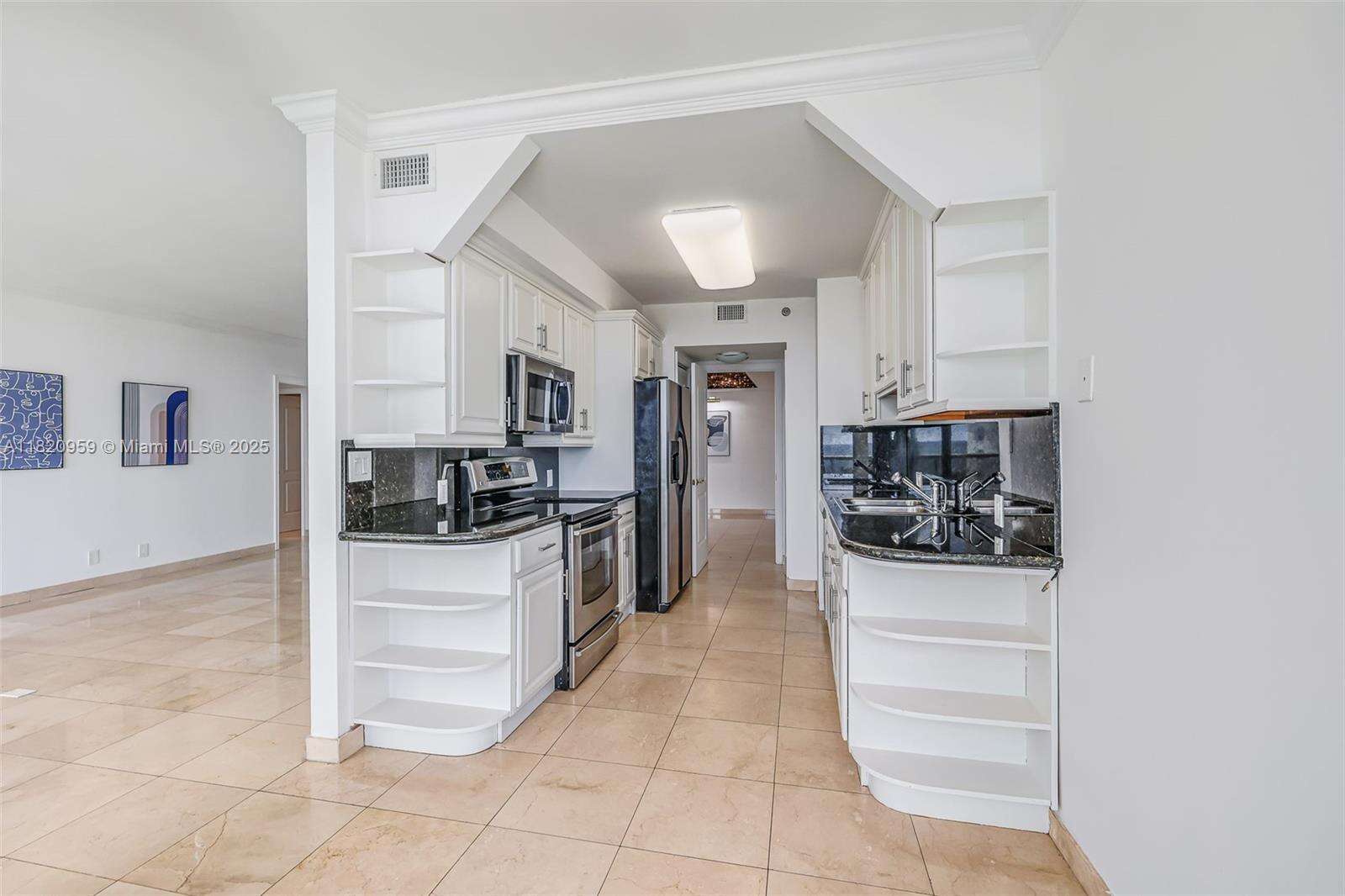 Hamptons West at 20281 Country Club Dr, Aventura, FL 33180 - For Sale photo 15