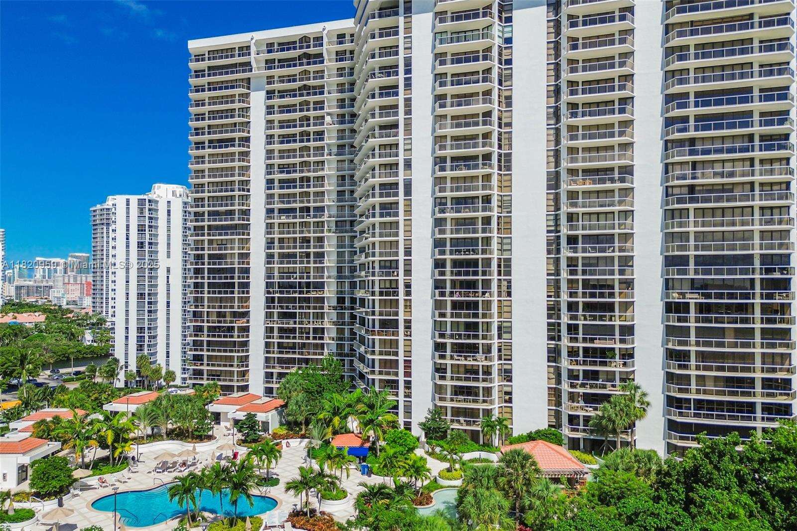 Hamptons West at 20281 Country Club Dr, Aventura, FL 33180 - For Sale photo 45