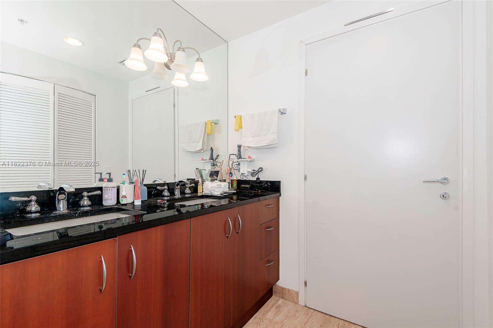 Met 1 at 300 Biscayne Blvd, Miami, FL 33131 - For Sale photo 15