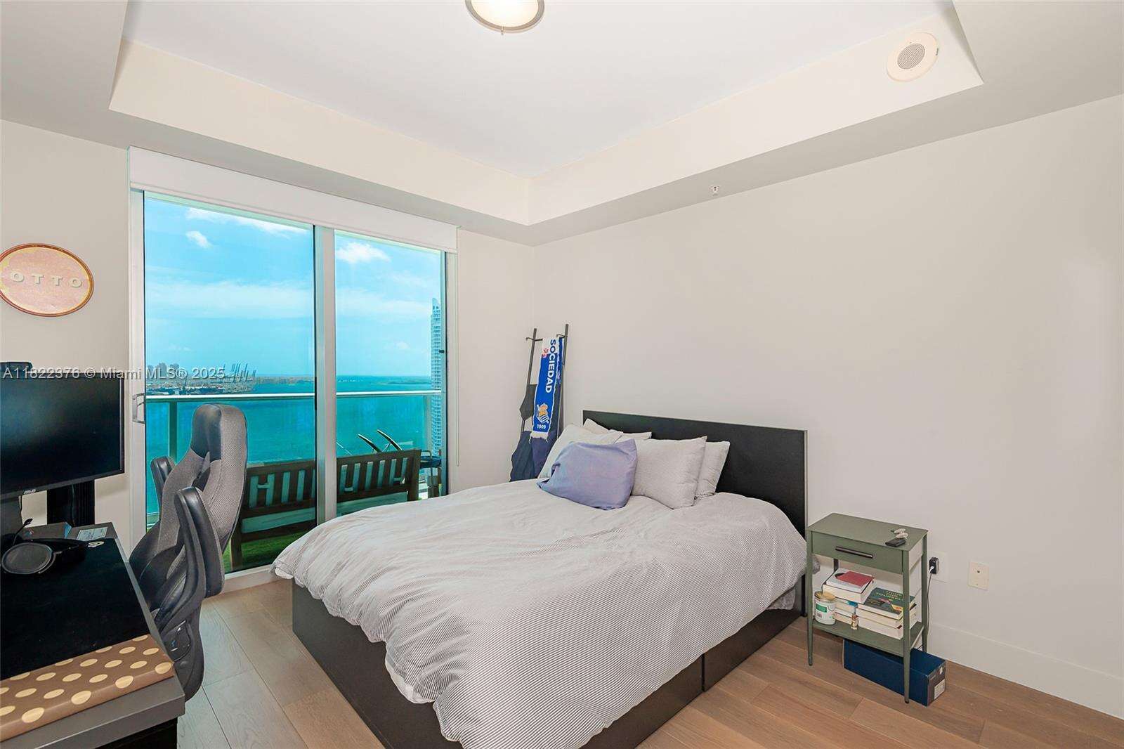 Met 1 at 300 Biscayne Blvd, Miami, FL 33131 - For Sale photo 18