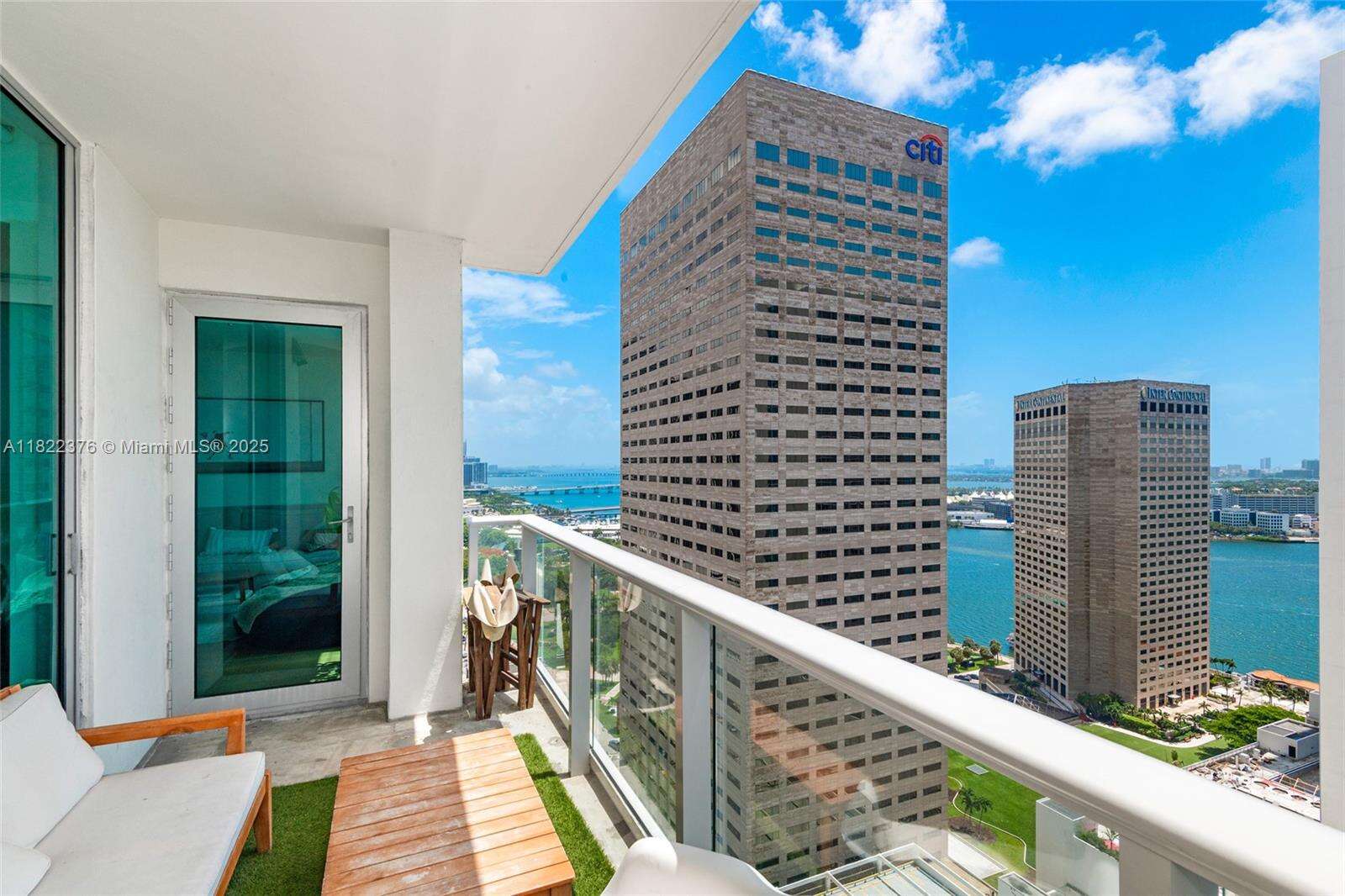 Met 1 at 300 Biscayne Blvd, Miami, FL 33131 - For Sale photo 23