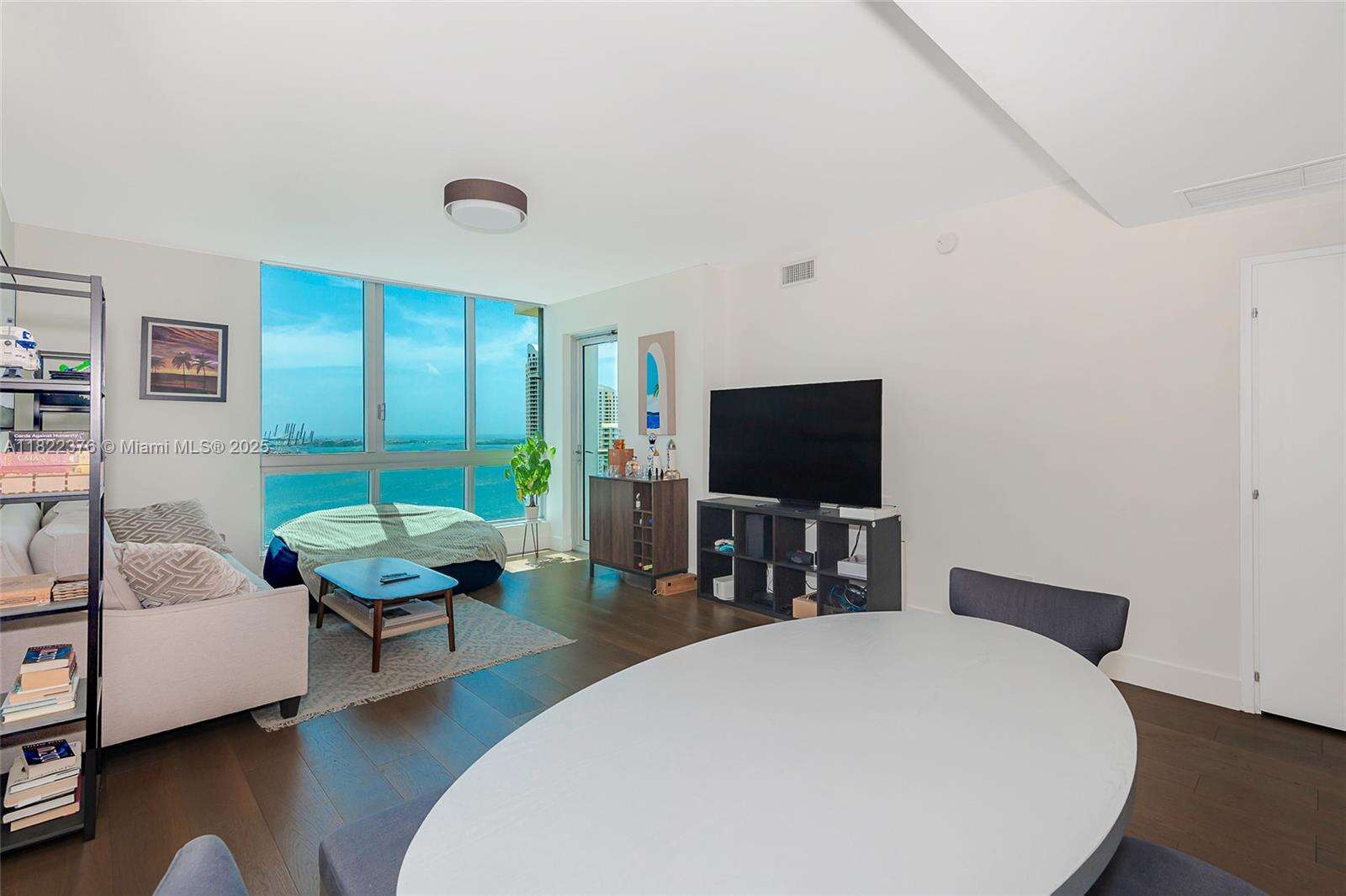 Met 1 at 300 Biscayne Blvd, Miami, FL 33131 - For Sale photo 4