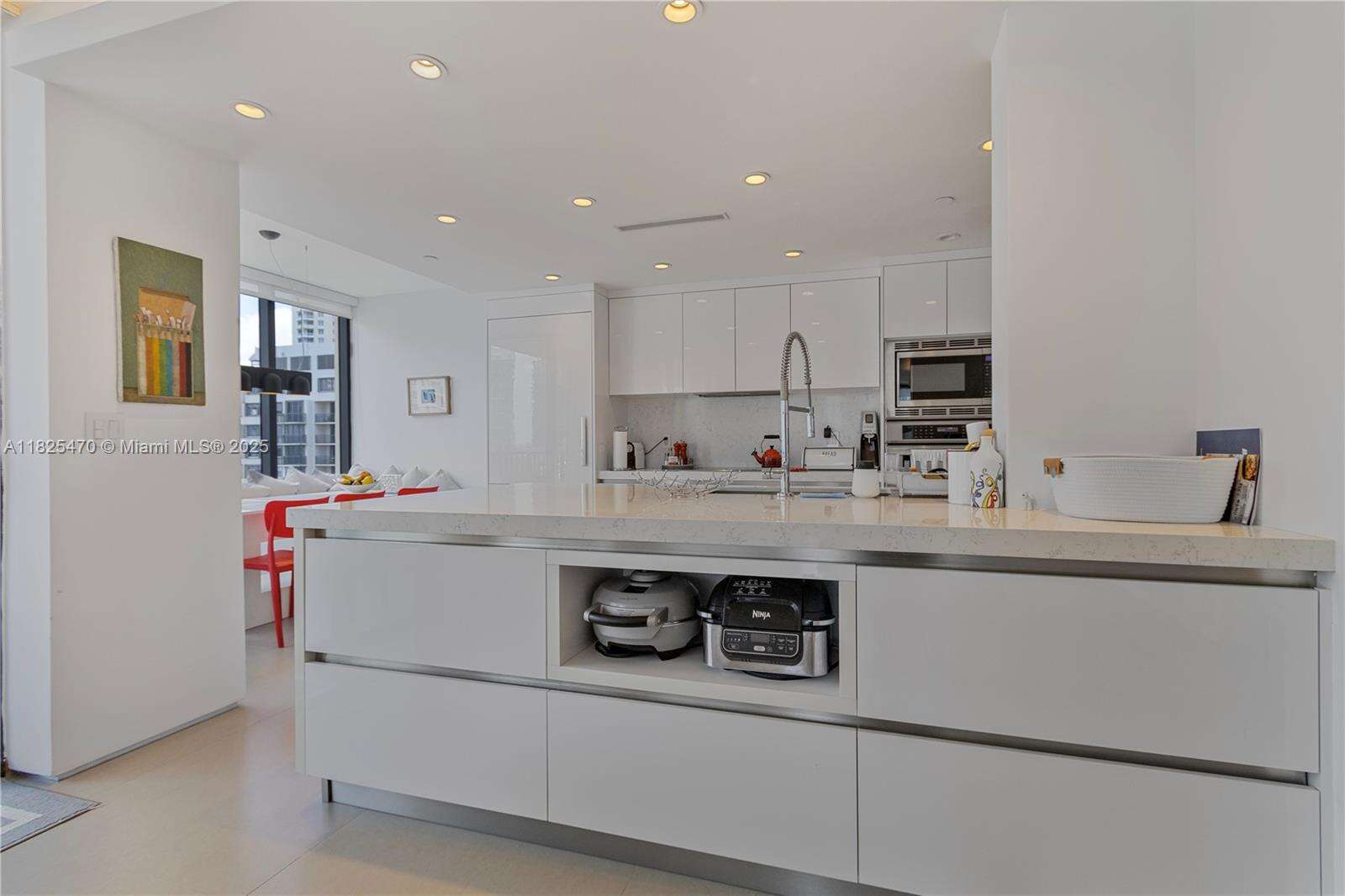 BRICKELL KEY ONE - 520 Brickell Key Dr, Miami, FL 33131 | Picture 4