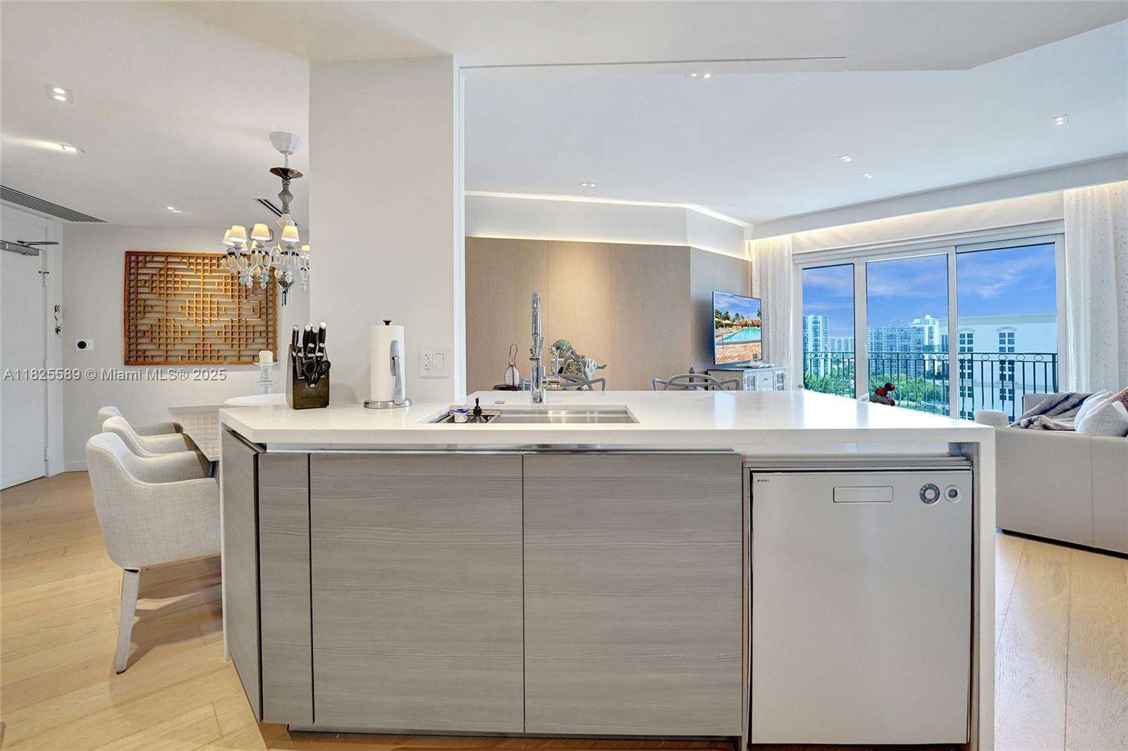Turnberry Village South at 19900 Country Club Dr, Aventura, FL 33180 - For Sale photo 15