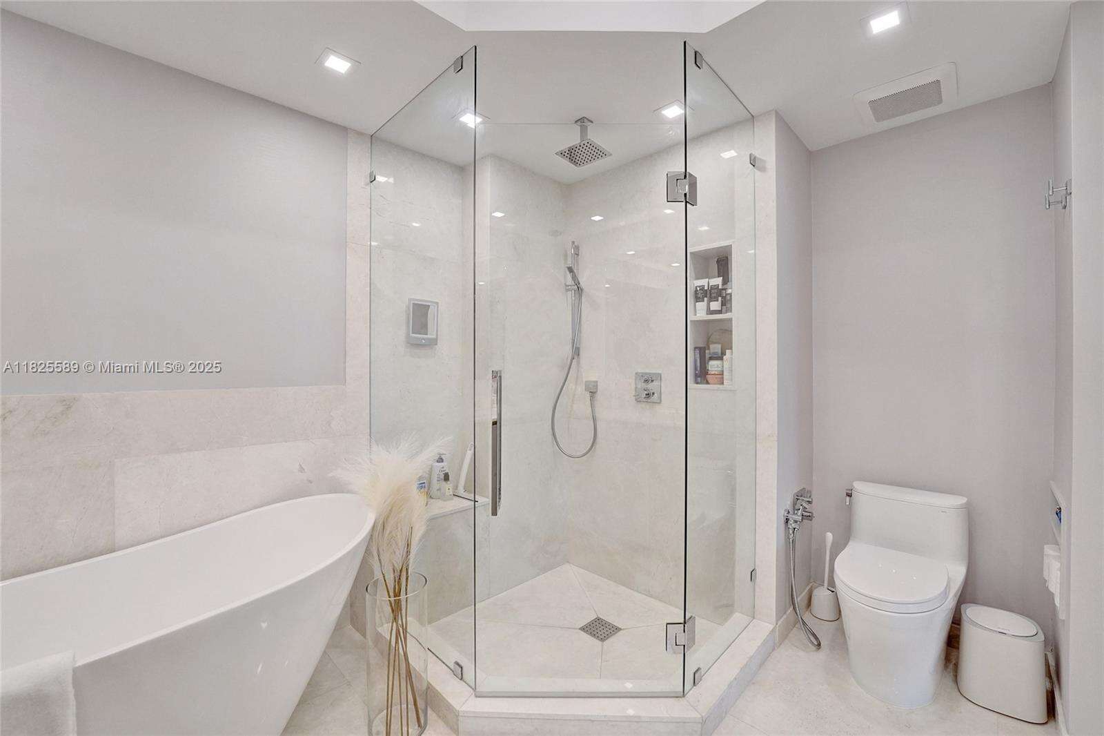 Turnberry Village South at 19900 Country Club Dr, Aventura, FL 33180 - For Sale photo 28