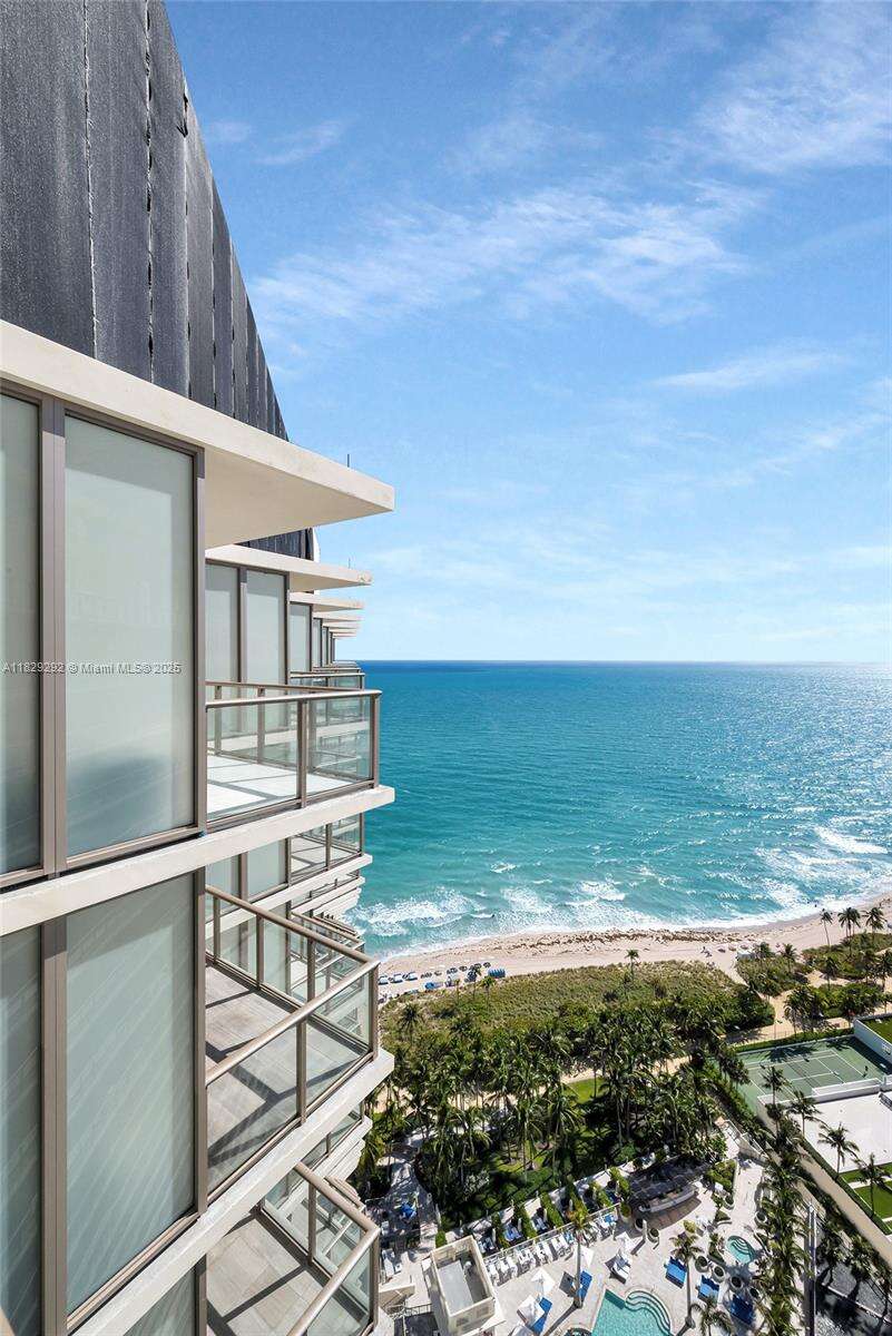 BAL HARBOUR CENTER - 9703 Collins Ave, Bal Harbour, FL 33154 | Picture 22