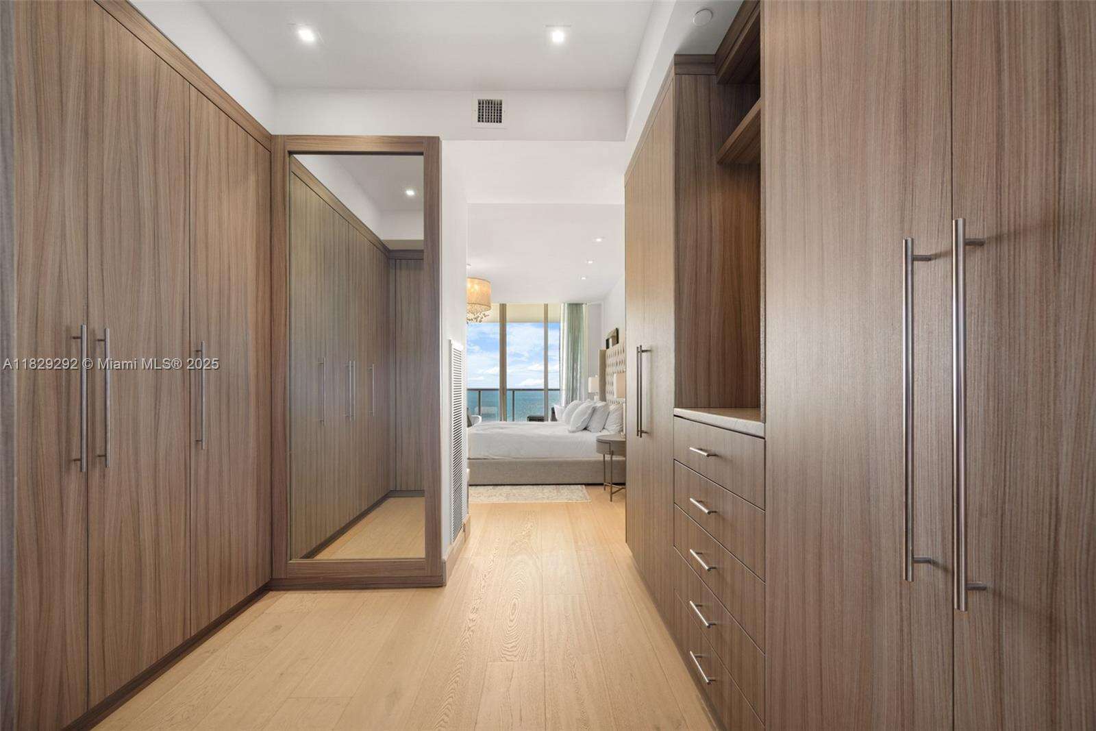 BAL HARBOUR CENTER - 9703 Collins Ave, Bal Harbour, FL 33154 | Picture 36