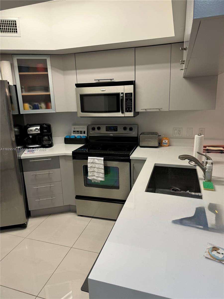 Opera Tower at 1750 Bayshore Dr, Miami, FL 33132 - For Sale photo 25