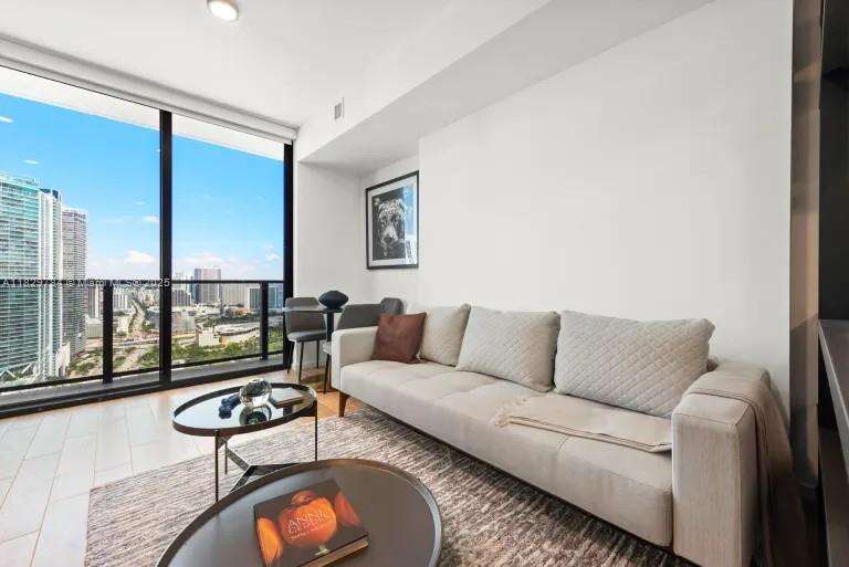 The Elser at 398 5 St, Miami, FL 33132 - For Sale photo 3
