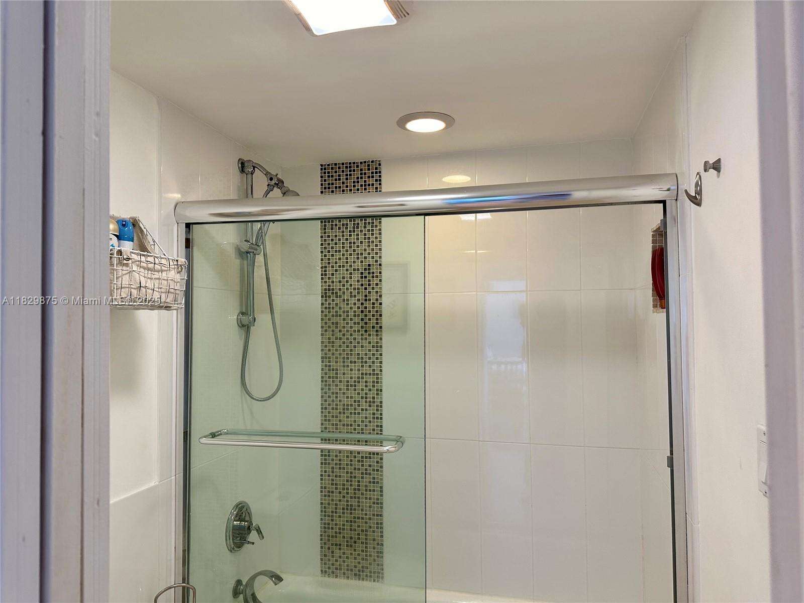 Arlen House at 100 Bayview Dr, Sunny Isles Beach, FL 33160 - For Sale photo 29