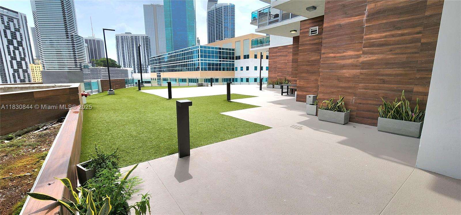Wind By Neo at 350 Miami Ave, Miami, FL 33130 - For Sale photo 37