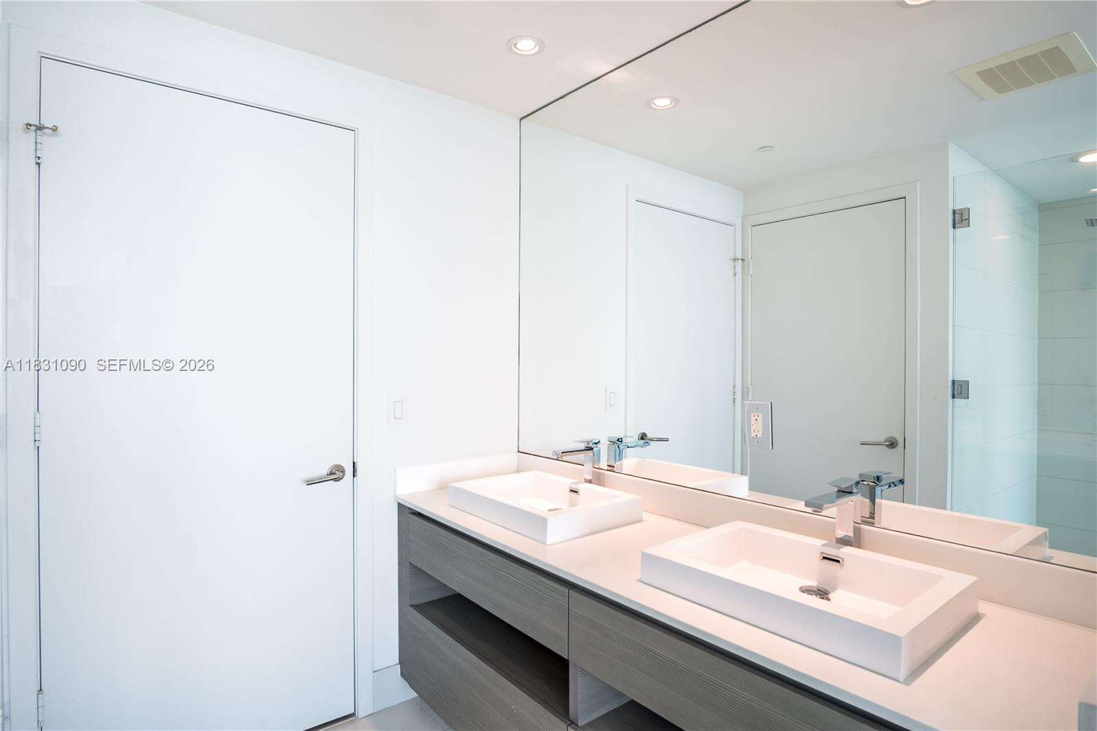 Icon Bay at 460 28 St, Miami, FL 33137 - For Sale photo 13