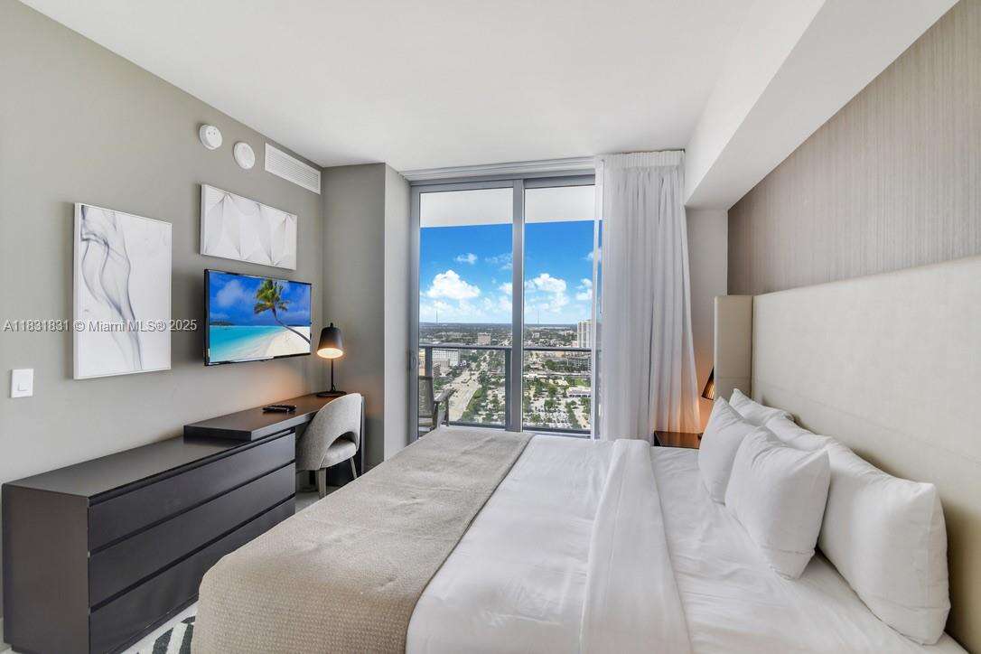 Hyde Beach House at 4010 Ocean Dr, Hollywood, FL 33019 - For Sale photo 11