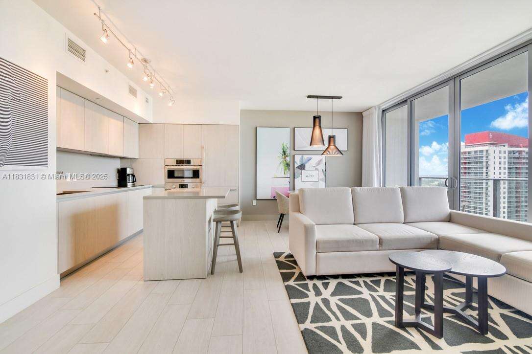Hyde Beach House at 4010 Ocean Dr, Hollywood, FL 33019 - For Sale photo 13