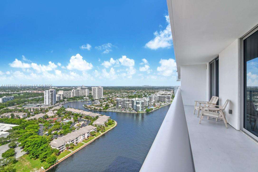 Hyde Beach House at 4010 Ocean Dr, Hollywood, FL 33019 - For Sale photo 6