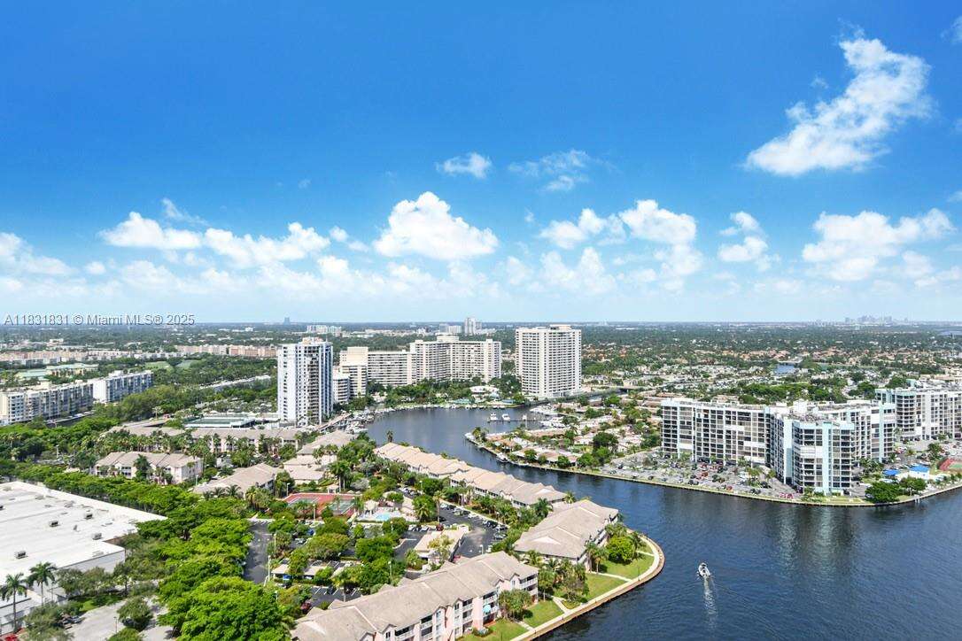 Hyde Beach House at 4010 Ocean Dr, Hollywood, FL 33019 - For Sale photo 9