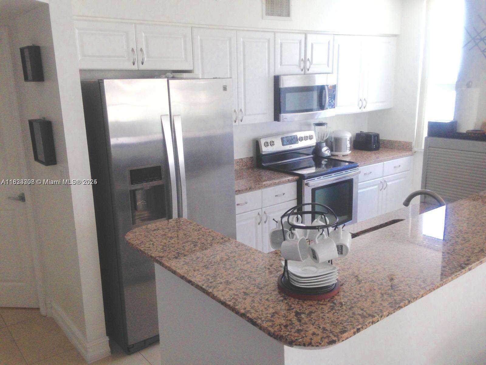 The Mark On Brickell at 1155 Brickell Bay Dr, Miami, FL 33131 - For Sale photo 4