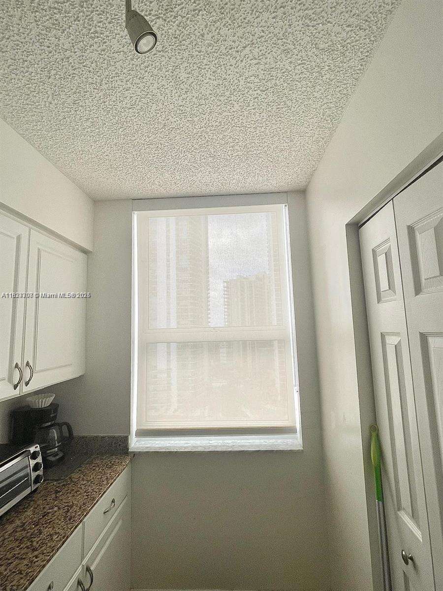 The Mark On Brickell at 1155 Brickell Bay Dr, Miami, FL 33131 - For Sale photo 8