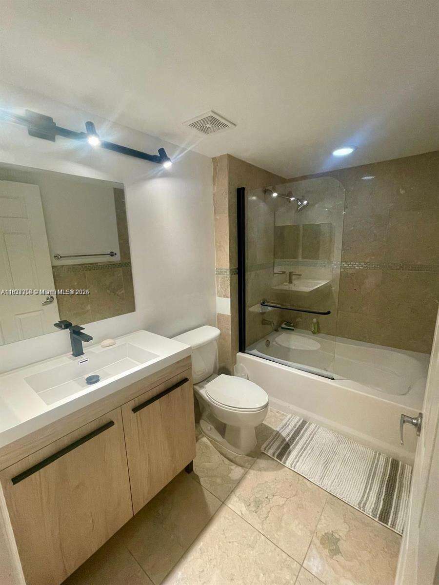 The Mark On Brickell at 1155 Brickell Bay Dr, Miami, FL 33131 - For Sale photo 9