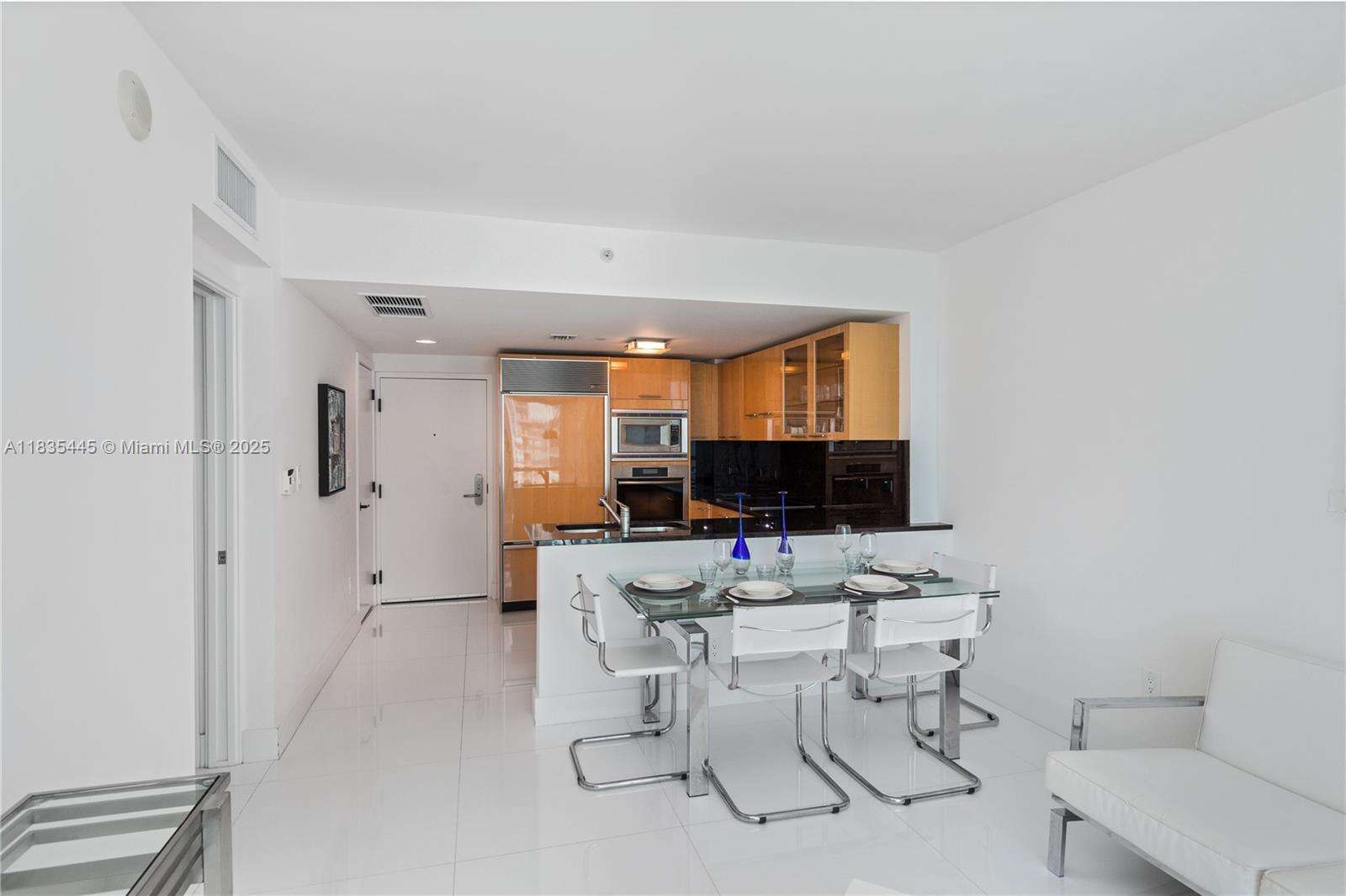Central Carillon at 6801 Collins Ave, Miami Beach, FL 33141 - For Sale photo 4