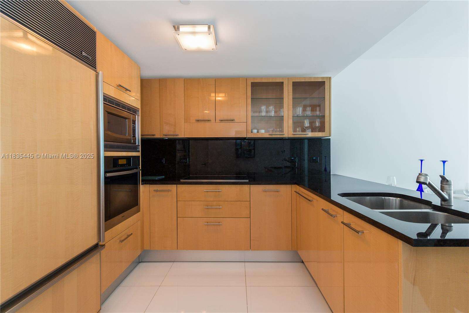 Central Carillon at 6801 Collins Ave, Miami Beach, FL 33141 - For Sale photo 6