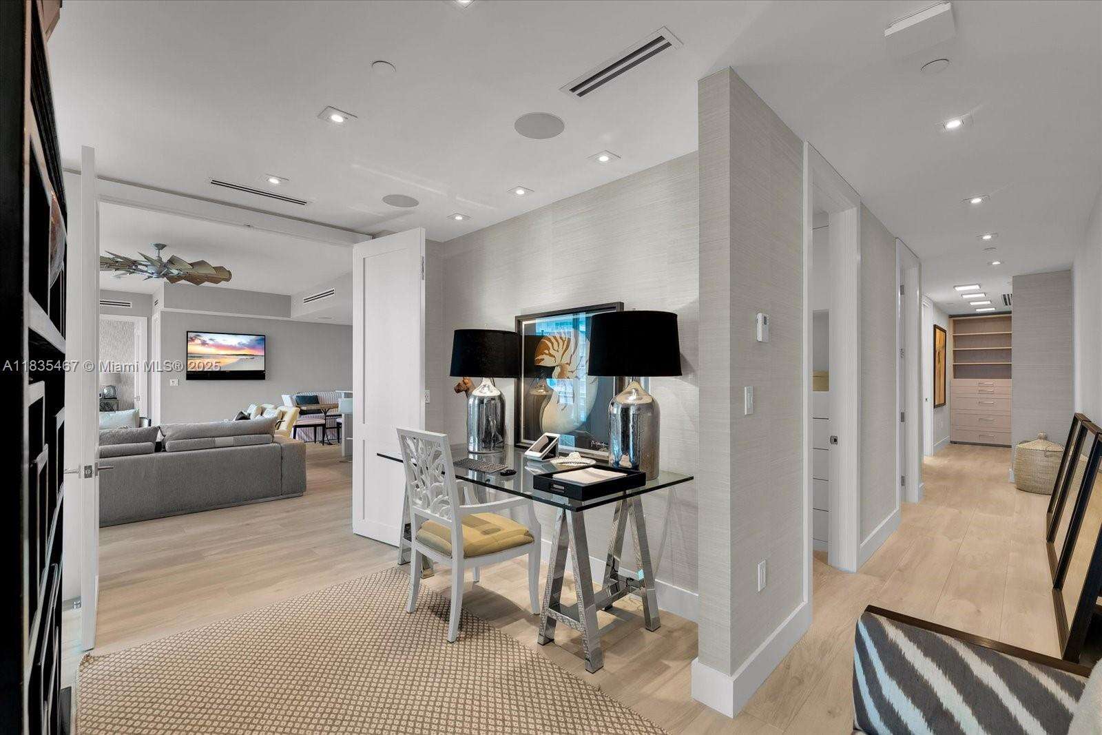 CONTINUUM ON SOUTH BEACH CONDO THE SOUTH TOWER - 100 Pointe Dr, Miami Beach, FL 33139 | Picture 15