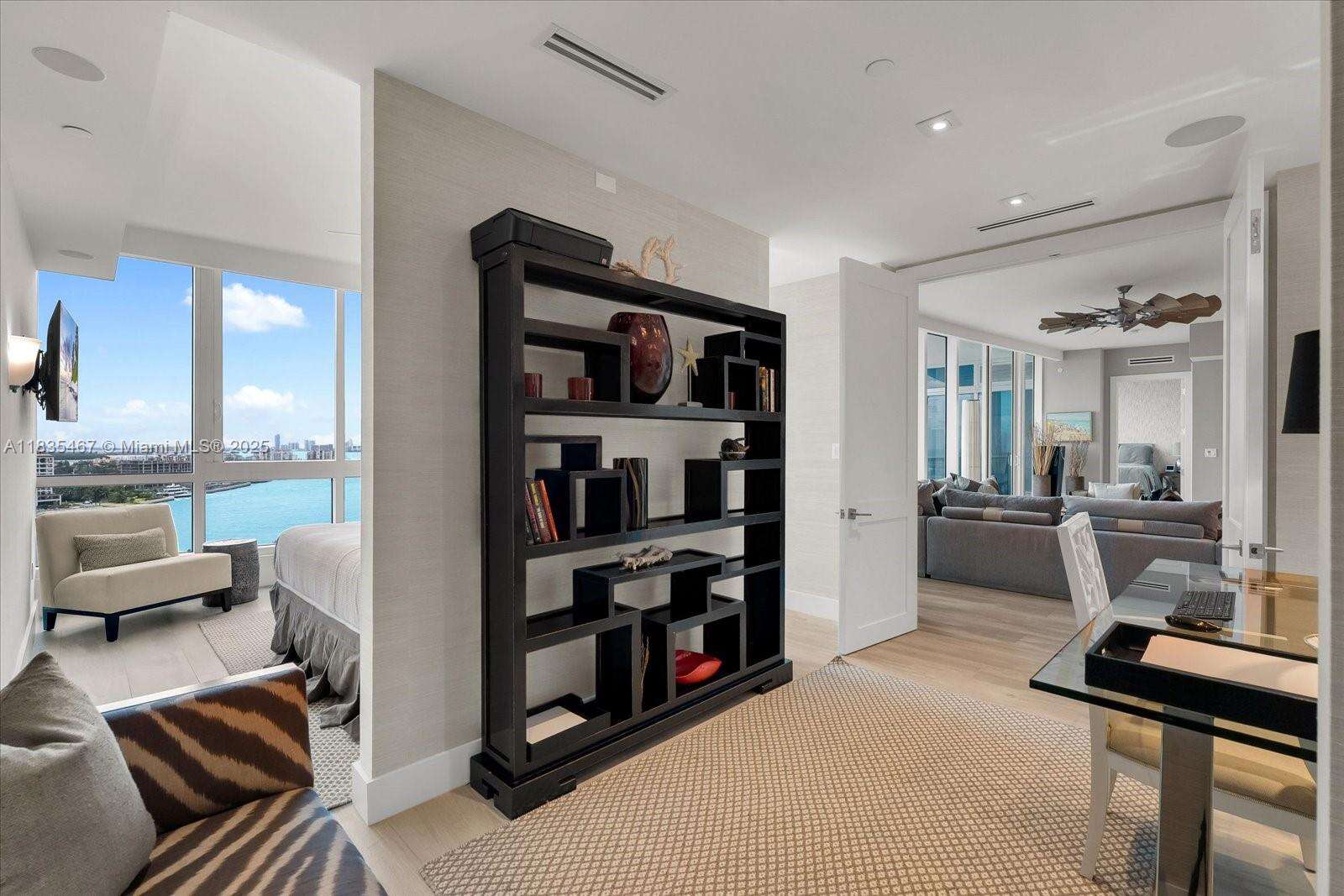 CONTINUUM ON SOUTH BEACH CONDO THE SOUTH TOWER - 100 Pointe Dr, Miami Beach, FL 33139 | Picture 16